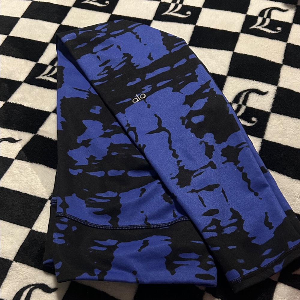 ALO Yoga Blue and Black Leggings